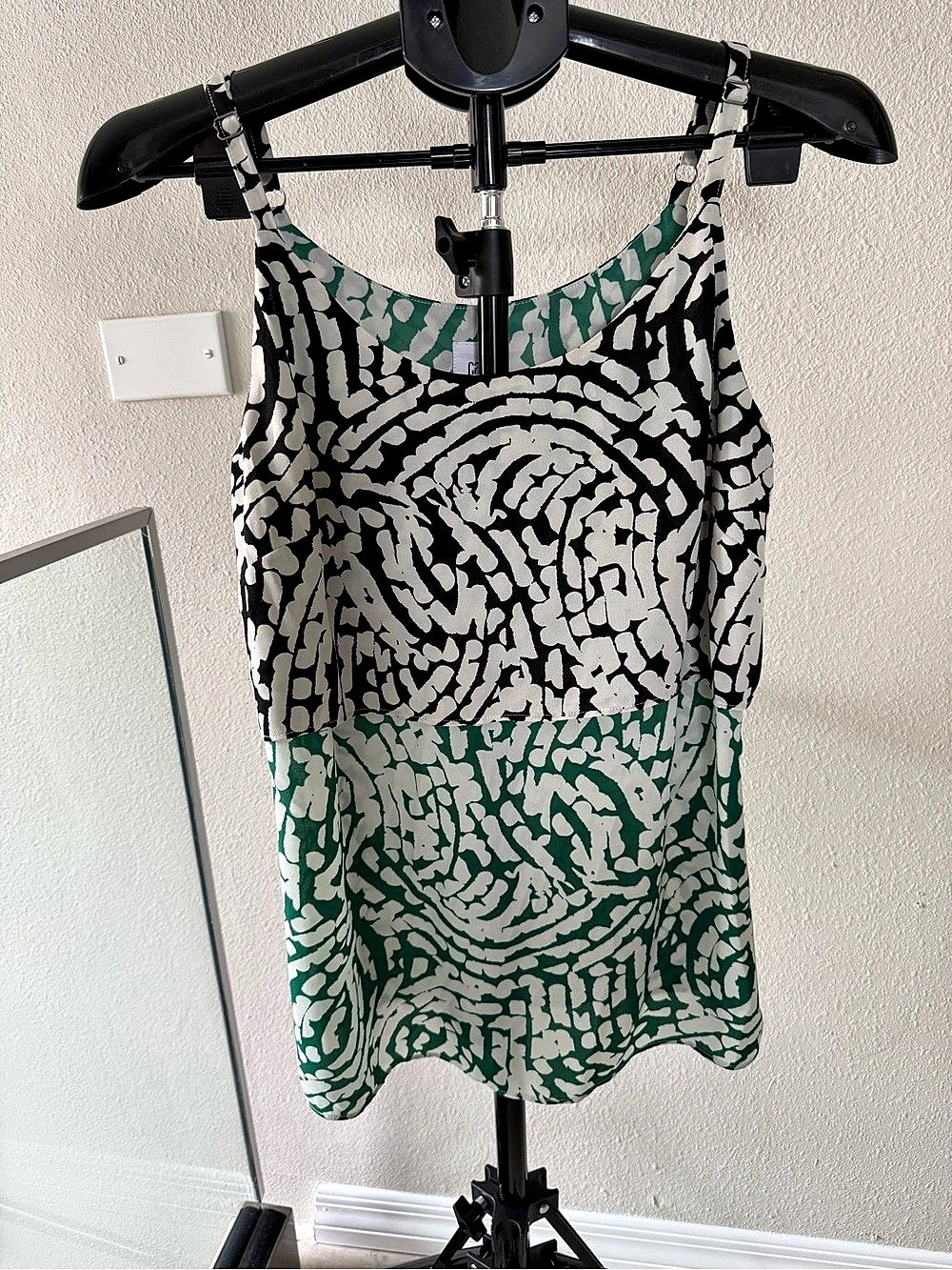 Cabi Abstract top